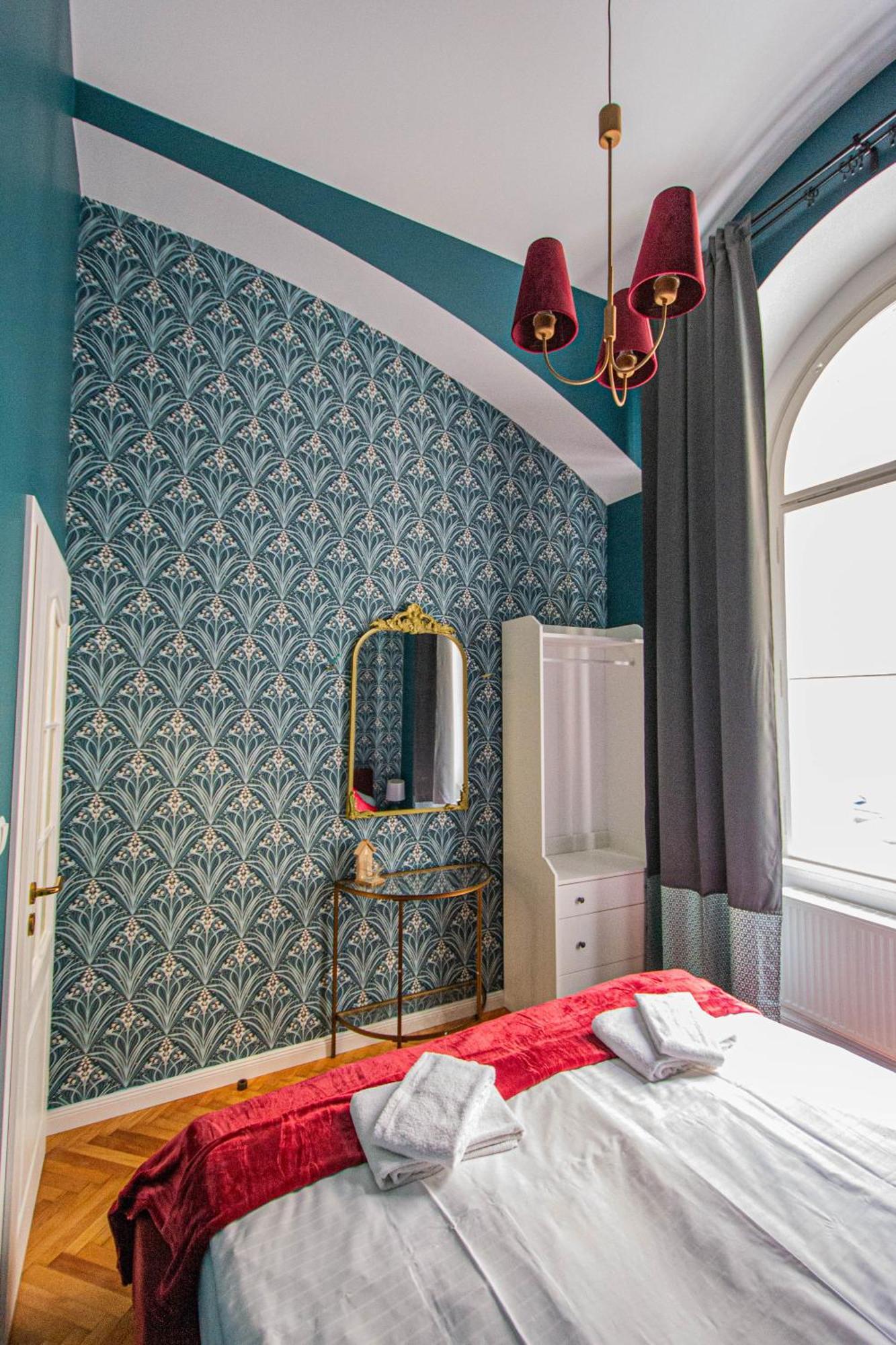 4bdr Old Town Flat By Church Of St Anne Lägenhet *