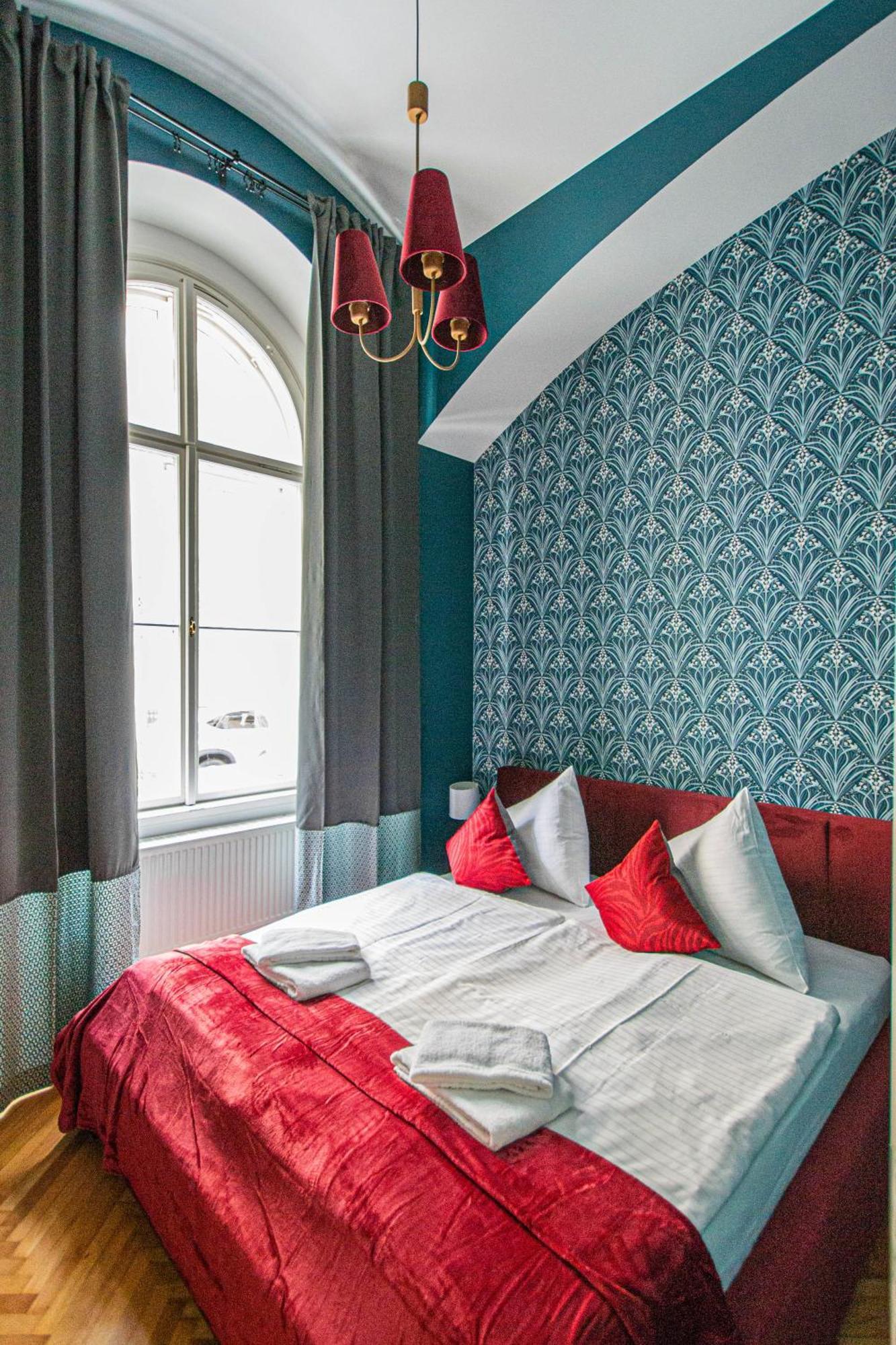 4bdr Old Town Flat By Church Of St Anne Lägenhet
